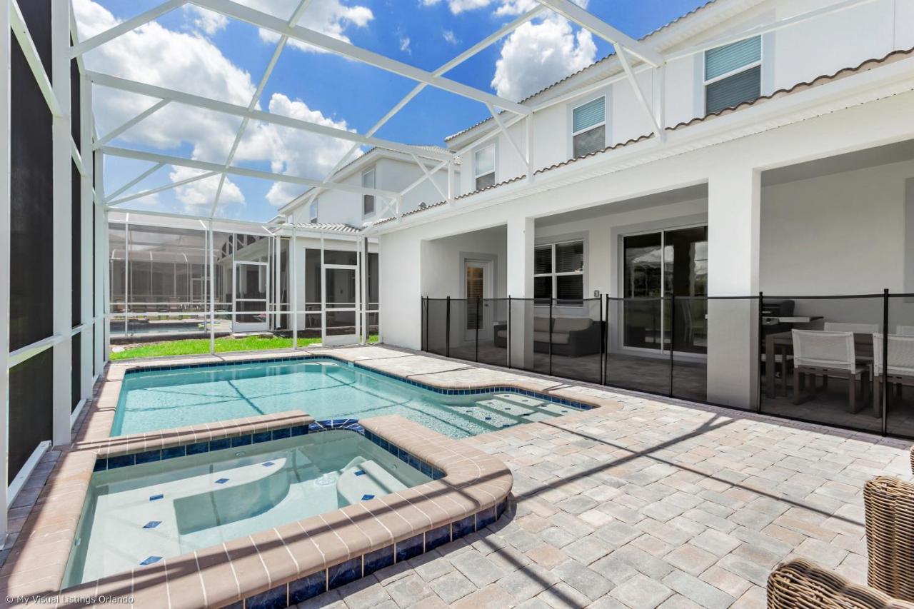 Contemporary Home W Private Pool& Spa 대번포트 외부 사진