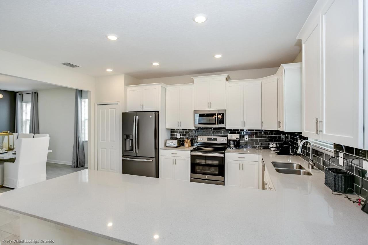 Contemporary Home W Private Pool& Spa 대번포트 외부 사진